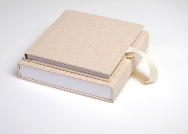 Peel & Stick Leinen Album, 20x20cm, 5 Blatt/10 Seiten, für 10 Prints